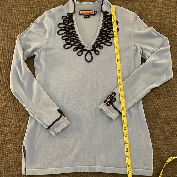 Gorgeous vineyard vines sweater - Picture 4 of 6